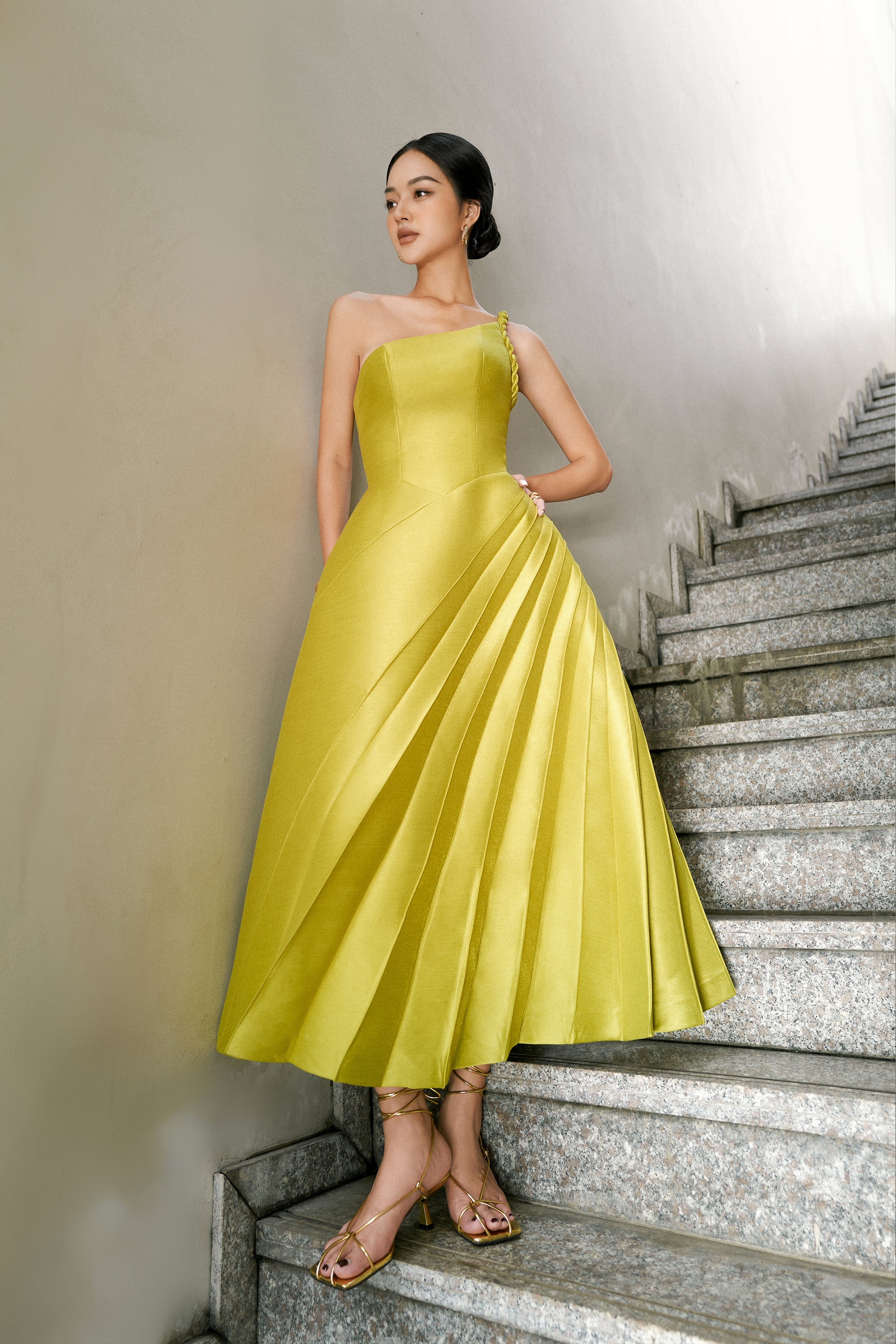 Almira Pleated Midi Dress - Image 4