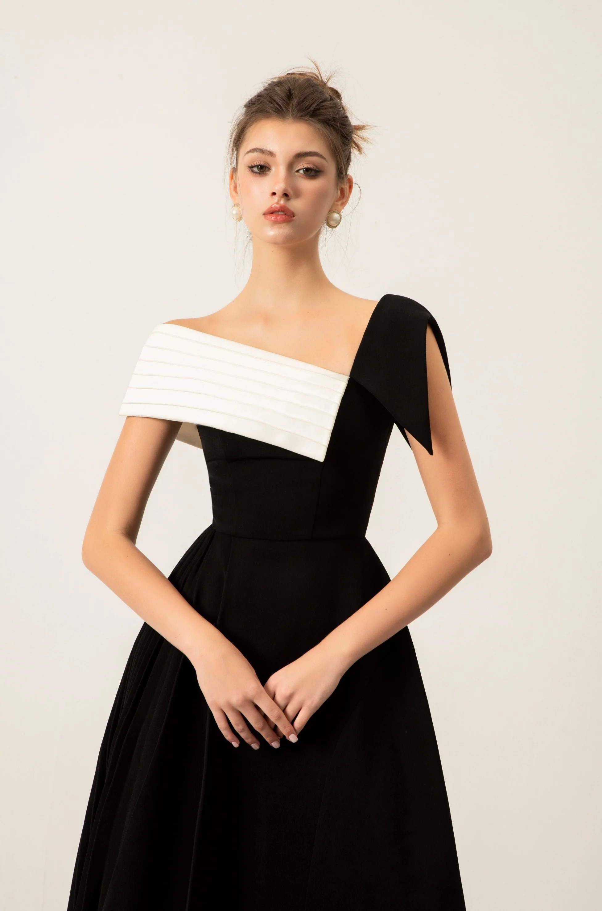Hattie Off-shoulder Midi Dress - Image 4