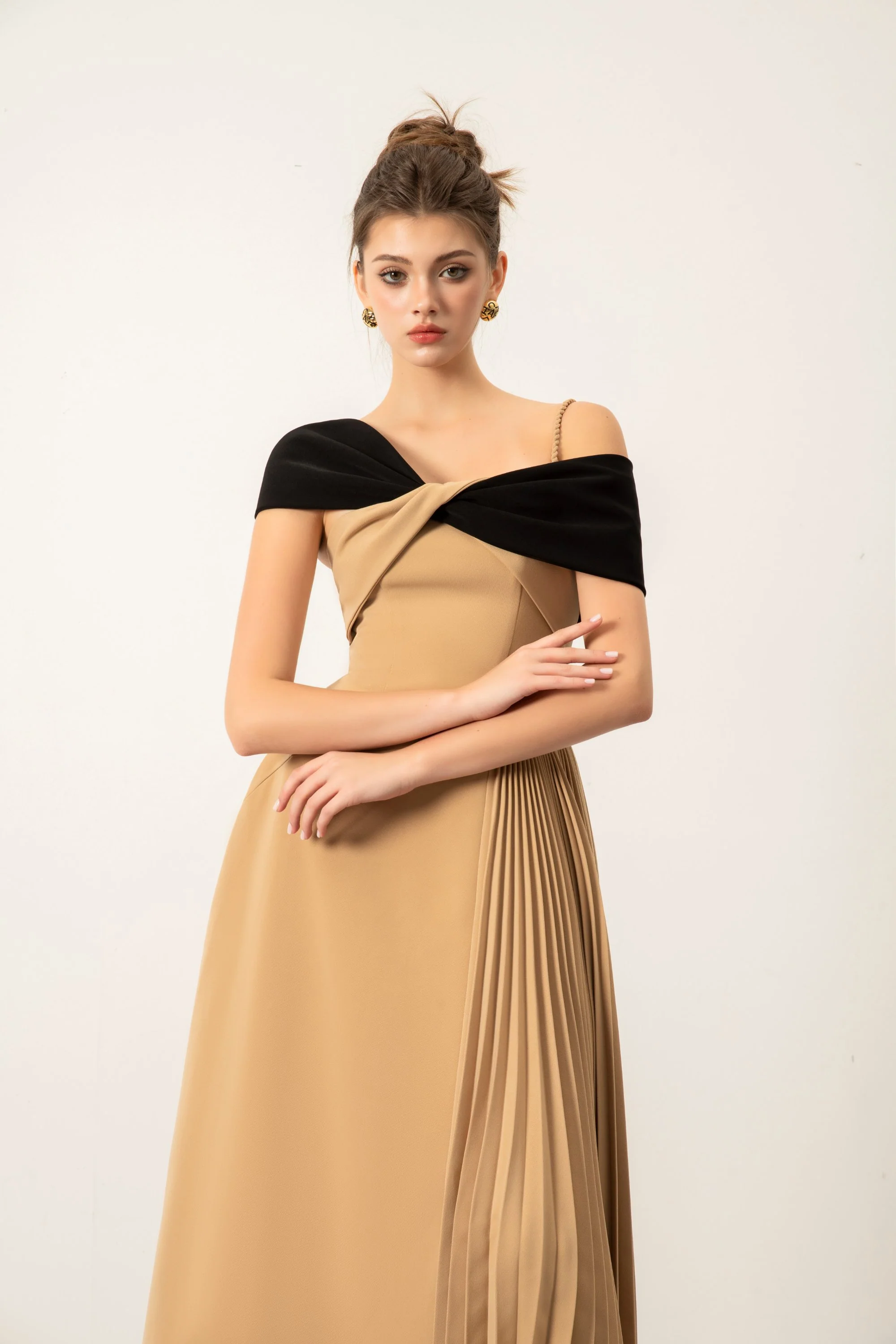 Janine Two-tone Midi Dress - Image 4