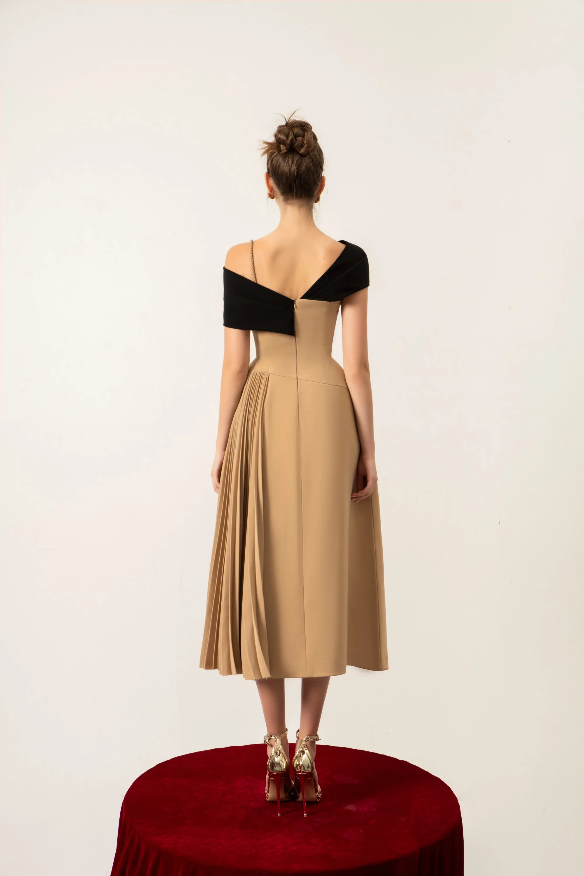 Janine Two-tone Midi Dress - Image 6