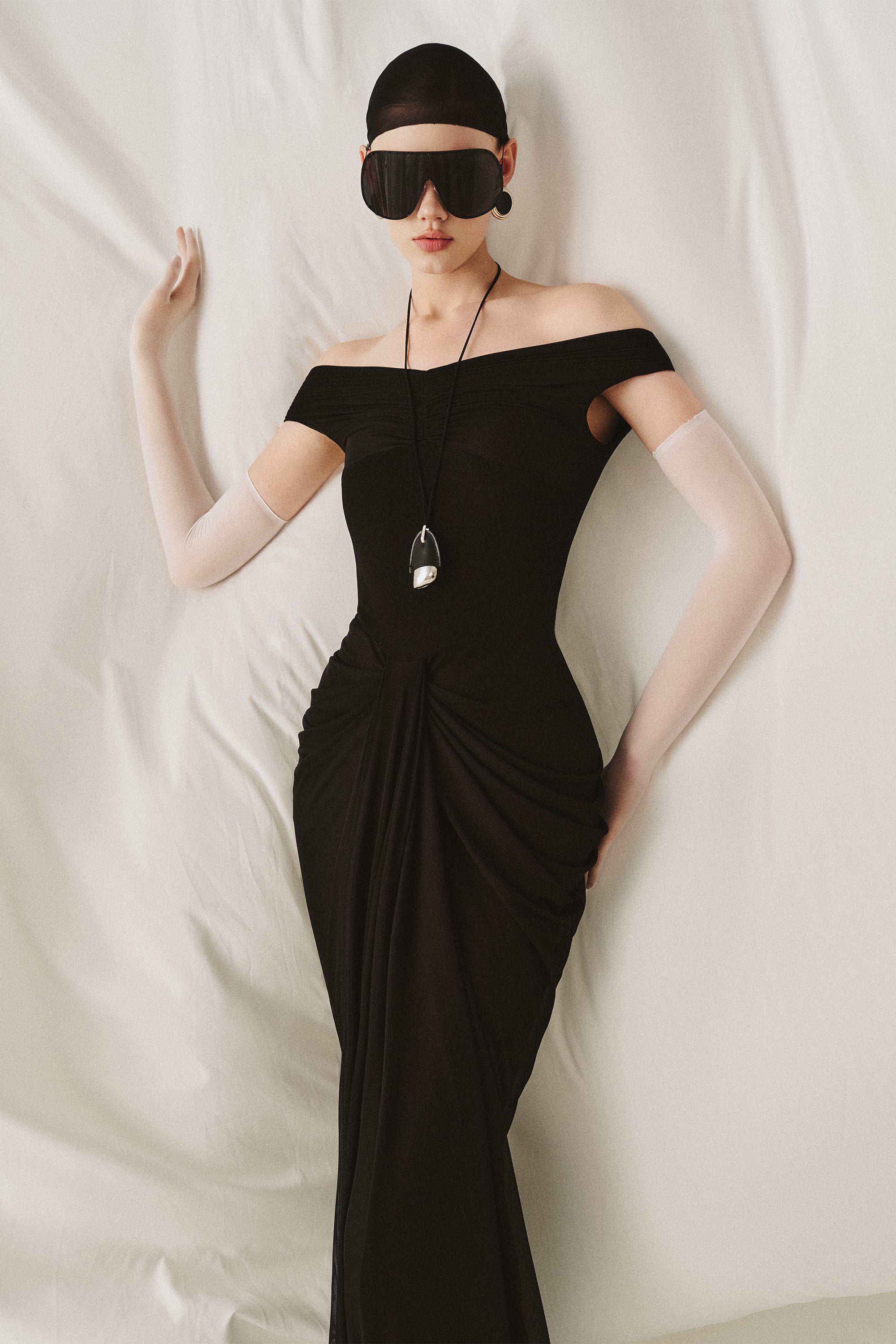 NOCTIRA Off-Shoulder Maxi Dress - Image 5