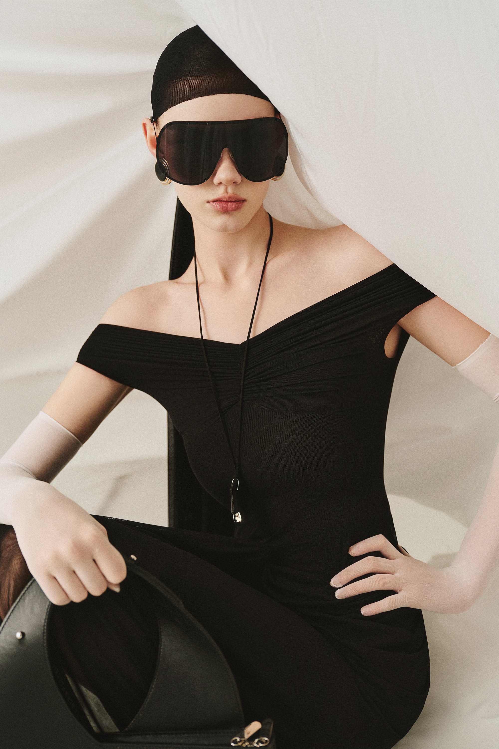 NOCTIRA Off-Shoulder Maxi Dress - Image 7